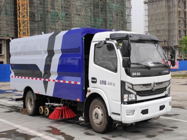 東風(fēng)8方純電動(dòng)洗掃車